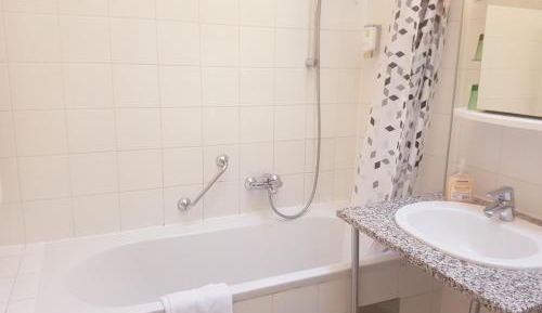 Deluxe Family Apartment with Balcony