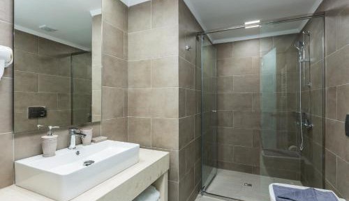 Executive Suite with Shared Pool