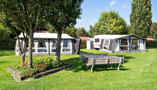 Cottage with Shared Bathroom