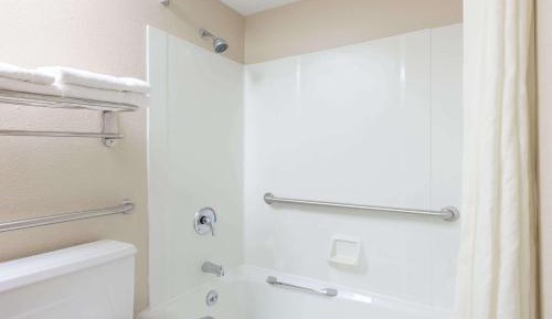 King Room - Disability Access - Non-Smoking
