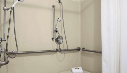 Queen Room - Mobility Access/Non-Smoking