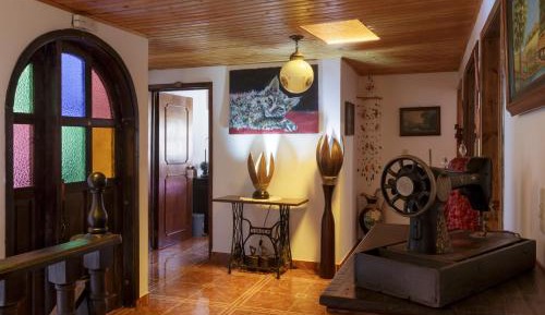 Quadruple Room with Private Bathroom