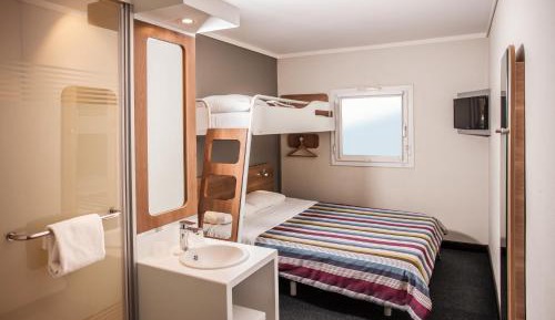 Standard Triple Room (Nonsmoking)