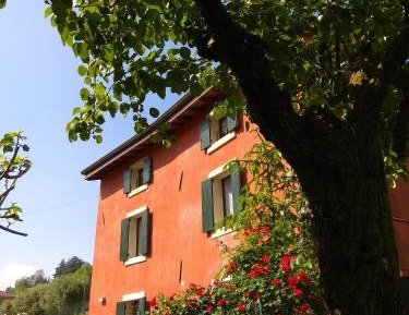 Two Double Rooms with Private External Bathroom