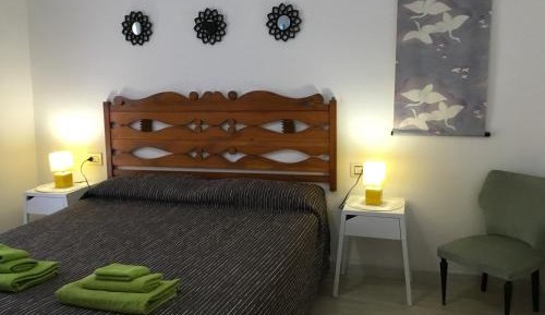 Deluxe Room (2 Adults + 1 Child)