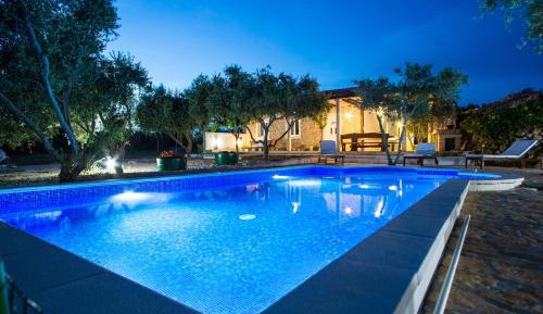 Villa - Beach Front