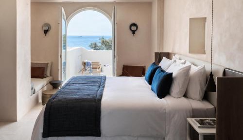 Conte Suite with Outdoor Hot Tub and Sea View 