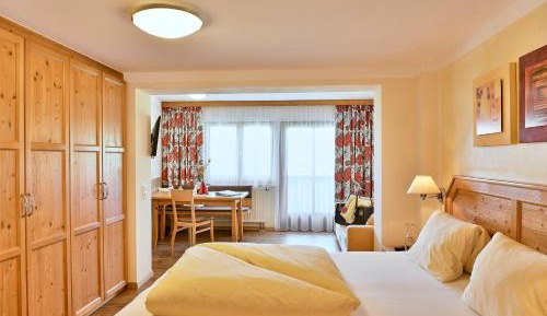 Deluxe Double Room with Mountain View
