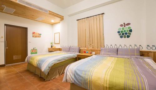 Quadruple Room with Private Bathroom