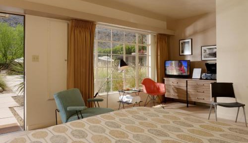 Queen Room with Pool View