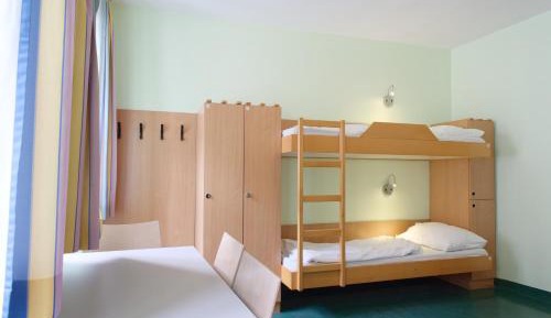 Bunk Bed in 4-6 Bed Female Dormitory Room with Shared Bathroom