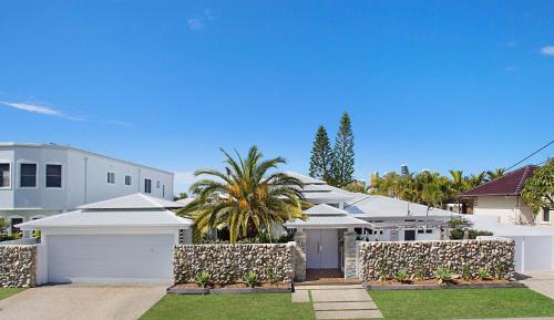 Seven-Bedroom Holiday Home