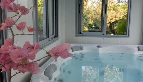 Queen Room with Garden View