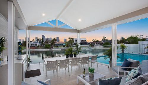 Six-Bedroom Holiday Home