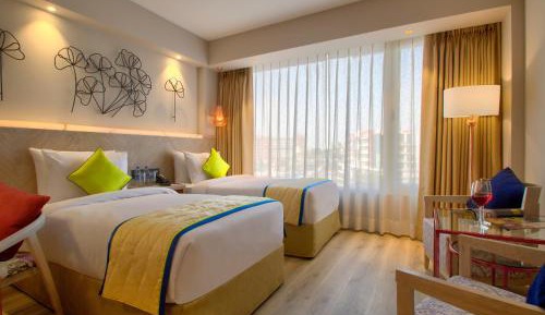 Deluxe Twin Room: Avail 20% discount on FNB & (1+1 Happy Hour from 1pm - 11pm on selected brands at Lattice Bar)