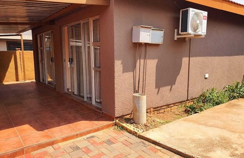 Mahikeng Hotel | Double Room in One of The Select Guesthouses in Mahikeng