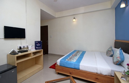 Jasola Hotel | OYO 9046 Hotel Metro Star