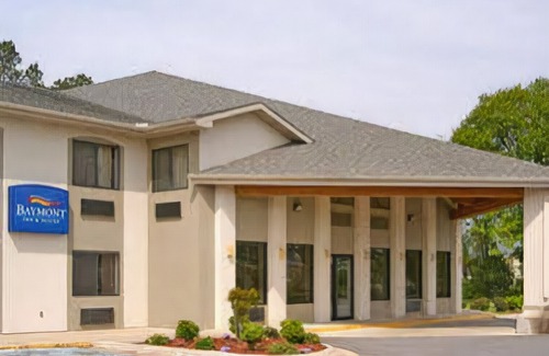 Brinkley Hotel | Days Inn & Suites by Wyndham Brinkley