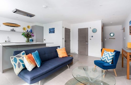Newquay City Centre Apartment | 1 Cliff Edge - a studio that sleeps 3 guests in 1 bedroom