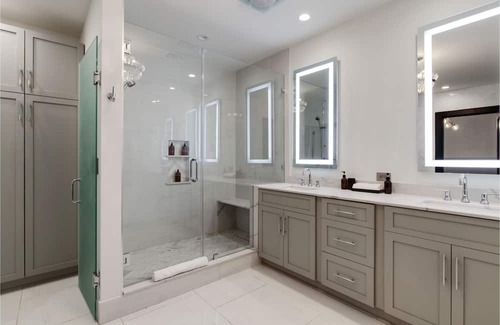 Central Business District House | Roami at The Brandywine | Pool | 2 Bed Penthouse