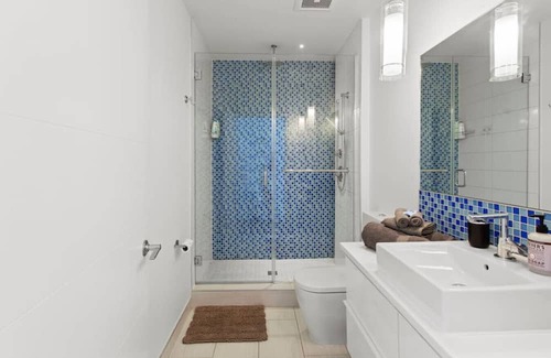 Downtown Kansas City Apartment | ☆ Modern, Spacious, Cozy Downtown KC ☆