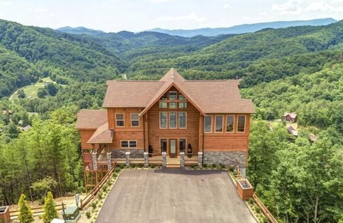 Plano House | Above The Rest - 4 Bedrooms, 4.5 Baths, Sleeps 12 4 Home by RedAwning