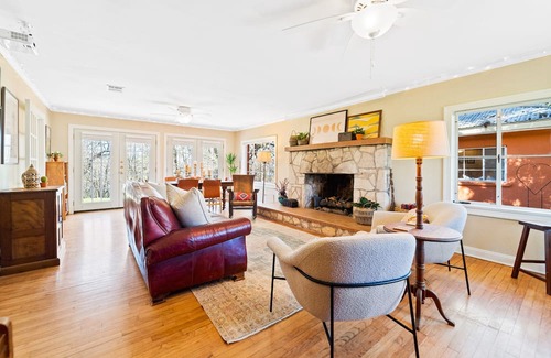 Sunset Oaks House | Where the good ol' days still live | The Heyday by Lodgewell