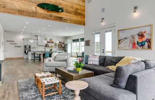 Glenwood House | Surf Shack on the Caddo