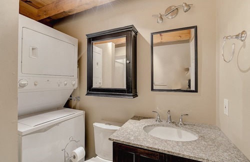 Baie-St-Paul Apartment | Cute Apt with Views with Fireplace, 10 min Massif