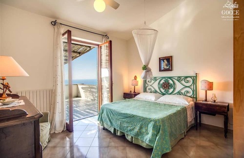 Schiazzano Villa | Sunhine Villa in Massa Lubrense
