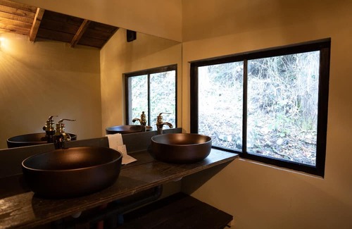 Shiojiri House | White Room A space where you can enjoy the harmo / Shiojiri Nagano