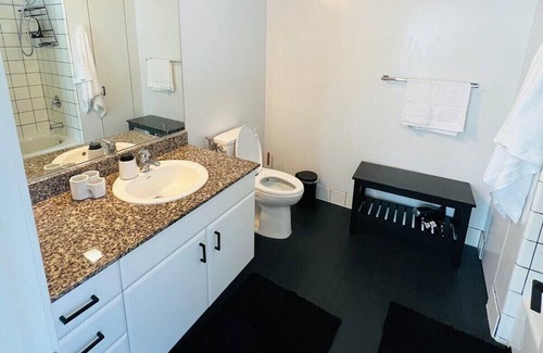 China Basin Condo | Gorgeous 2 Bed/2 Bath in hip & central location Near Ballpark and waterfront