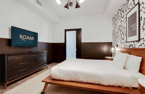 Central Business District House | Roami at The Brandywine | Heated Pool |6 Bed Combo