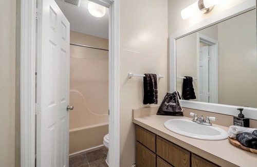 Ypsilanti Apartment | Renovated Modern Pet Friendly Unit near EMU Campus