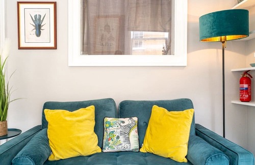 Bath Apartment | WiFi | Near Major Attractions