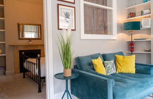 Bath Apartment | WiFi | Near Major Attractions