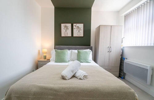 Newport Apartment | Stylish and spacious 1Br apartment