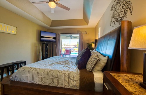 Pelican Villa | 3 BEDS | 2 BATHS | 6 GUESTS | GULF ACCESS & POOL | INCL. 10% OFF BOAT RENTAL