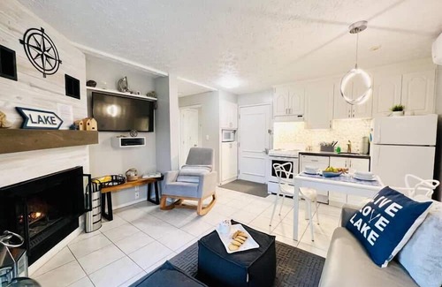 Magog Apartment | Merry Sud Suite-Condo with Indoor Pool and Spa