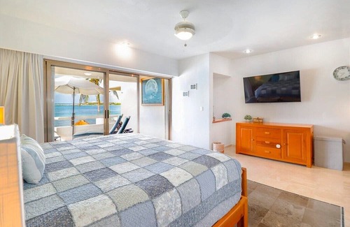 Puerto Aventuras Apartment | Beachfront Paradise 2 BR in Puerto Aventuras