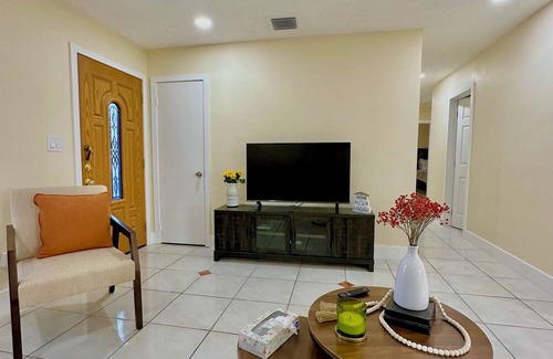 Sunset House | Spacious, family friendly home in the heart of Miami