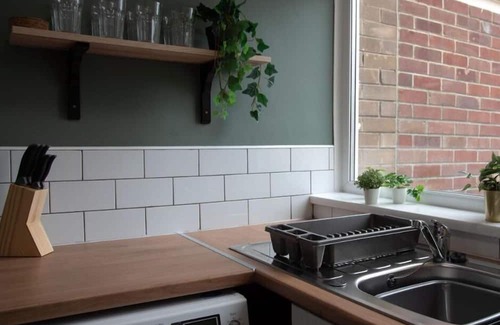 Newcastle-upon-Tyne House | City Centre w/Free Parking 4 Bedroom Sleeps 6