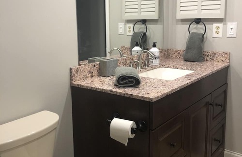 Oakland Hills House | Designer Home on Fresh Water Canal20x32 Heated Pool*Close to Manasota Key Beach