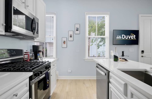 North Charleston House | Bird Song : Recently Renovated in Mixson!