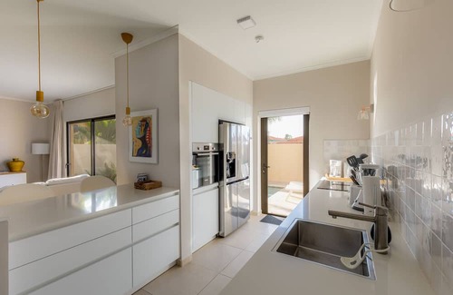 Gold Coast Condo | Create your own unforgettable happy memories in our Happy island paradise.