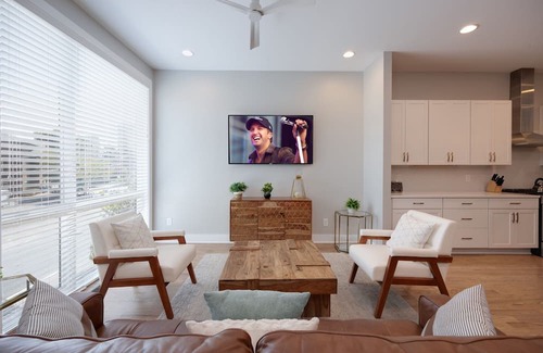 West End House | Country Muse - Mins To Broadway - Rooftop Patio