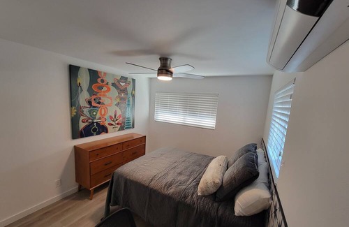 Whittier Apartment | Uptown Whittier Stylish 1B 1BA sleeps 4
