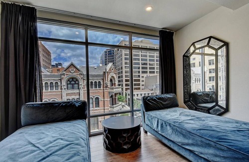 Downtown Austin Apartment | The Littlefields by Lodgewell, Corner Loft Trio of Balconies