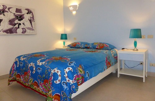 Dominicus Apartment | DIRECTLY ON THE CARIBBEAN SEA, 3 ROOM APARTMENT, GARDEN & POOL & DIRECT ACCESS TO THE SEA!