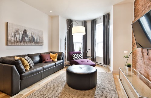 Mile End Apartment | DL | Magnificent 3bedrooms/2Bath in Artistic MileEnd